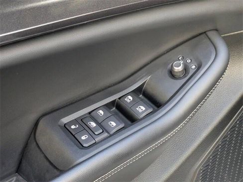 Certified 2023 Jeep Grand Cherokee Laredo image 12