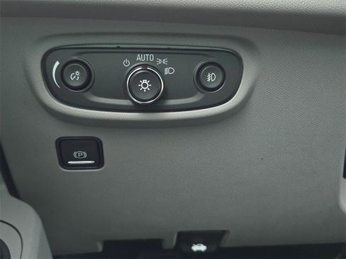 Used 2023 GMC Terrain SLT image 26