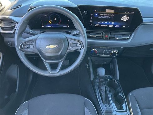 Used 2025 Chevrolet TrailBlazer LT image 12