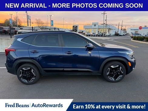 Used 2024 Kia Seltos SX w/ SX Sunroof Package image 8