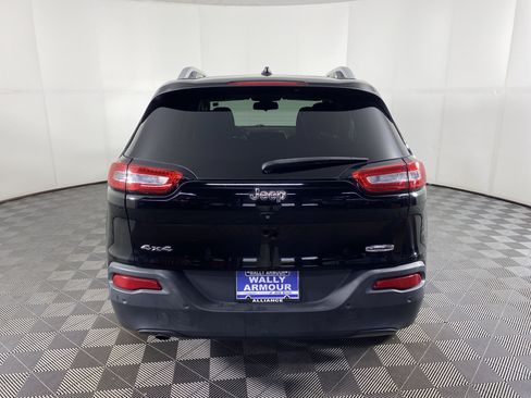Used 2018 Jeep Cherokee Latitude w/ Safety Group AWD/4WD image 7