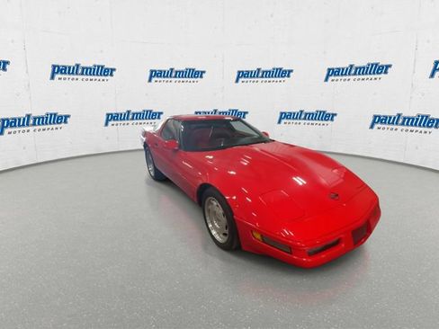 Used 1996 Chevrolet Corvette Coupe RWD image 3