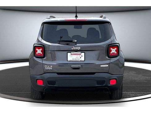 Used 2018 Jeep Renegade Latitude w/ Cold Weather Group AWD/4WD image 6