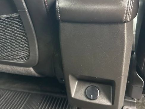 Used 2017 GMC Terrain SLT w/ Open Road Package AWD/4WD image 17