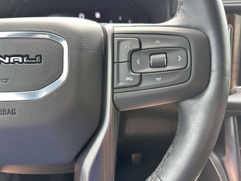 Used 2023 GMC Yukon XL Denali Ultimate w/ LPO, Floor Liner Package AWD/4WD image 22