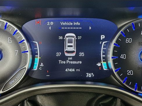 Used 2023 Chrysler Pacifica Touring-L FWD image 18