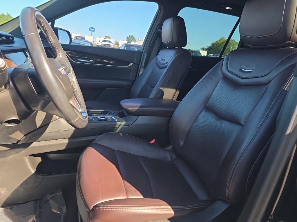 Used 2021 Cadillac XT6 Premium Luxury FWD image 16