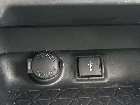 Used 2022 Toyota RAV4 XLE FWD image 21