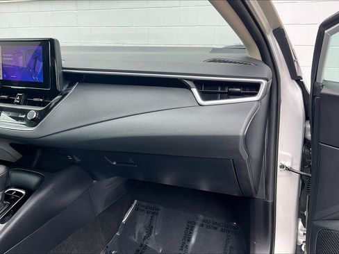 Used 2024 Toyota Corolla LE FWD image 21