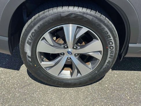 Used 2023 Subaru Ascent Premium w/ Convenience Package AWD/4WD image 11