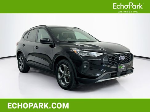 Used 2025 Ford Escape ST-Line Select AWD/4WD image 1
