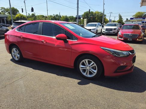 Used 2017 Chevrolet Cruze LT image 19
