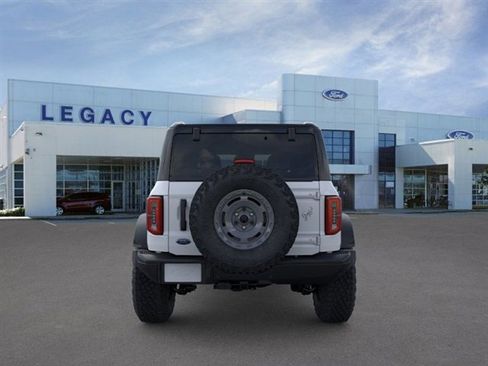 New 2025 Ford Bronco Badlands image 5