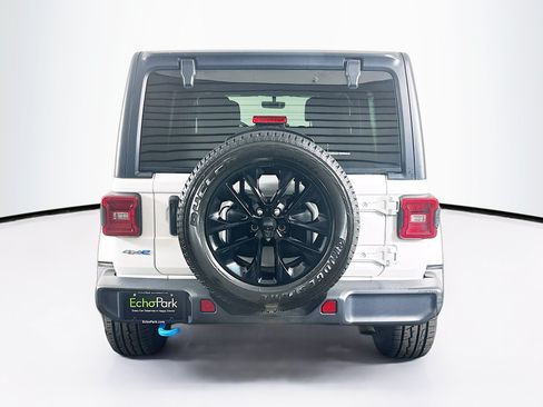 Used 2023 Jeep Wrangler Unlimited Sahara w/ Cold Weather Group AWD/4WD image 7
