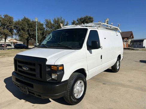 Used 2011 Ford E-250 and Econoline 250 w/ PWR Group image 2