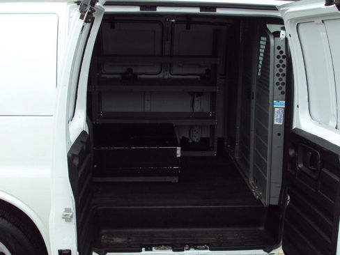 Used 2014 Chevrolet Express 1500 AWD image 16