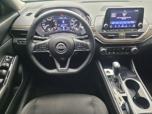 Used 2023 Nissan Altima 2.5 SV FWD image 22