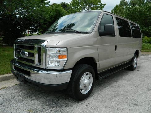 Used 2008 Ford E-350 and Econoline 350 XLT RWD image 1