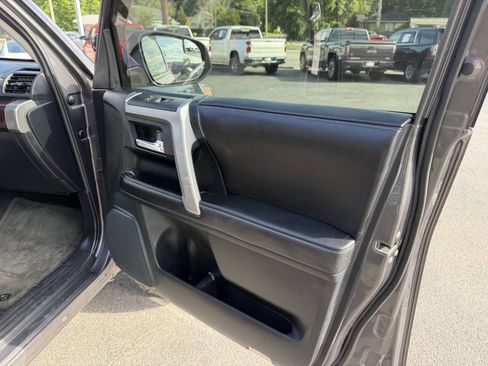 Used 2015 Toyota 4Runner Limited RWD image 19
