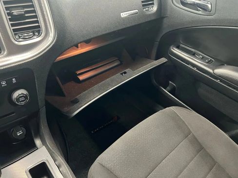 Used 2014 Dodge Charger SE w/ Sport Appearance Group image 20