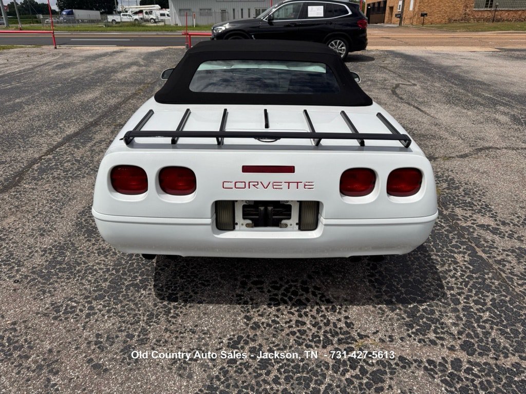 Used 1992 Chevrolet Corvette Convertible RWD image 21