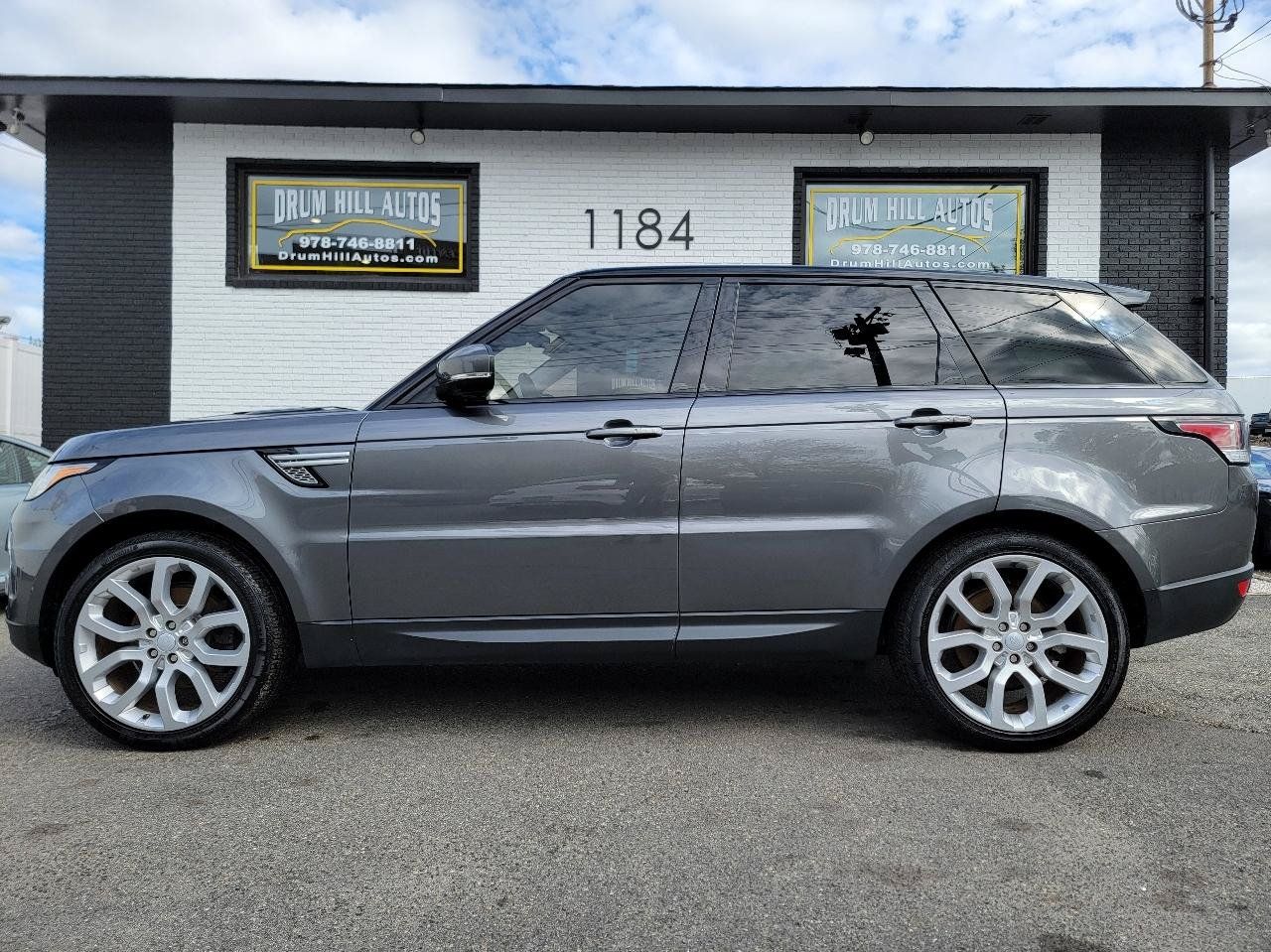 Used 2017 Land Rover Range Rover Sport HSE AWD/4WD image 2