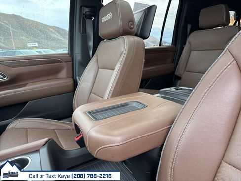 Used 2024 Chevrolet Suburban High Country w/ Advanced Technology Package image 33
