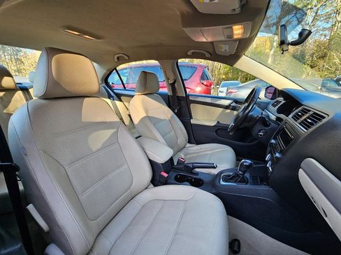 Used 2013 Volkswagen Jetta SE image 36