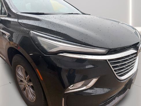 Used 2024 Buick Enclave Premium image 31