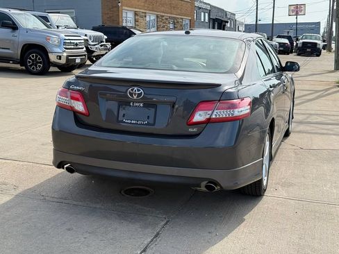 Used 2011 Toyota Camry SE w/ SE Extra-Value Pkg #1 FWD image 6