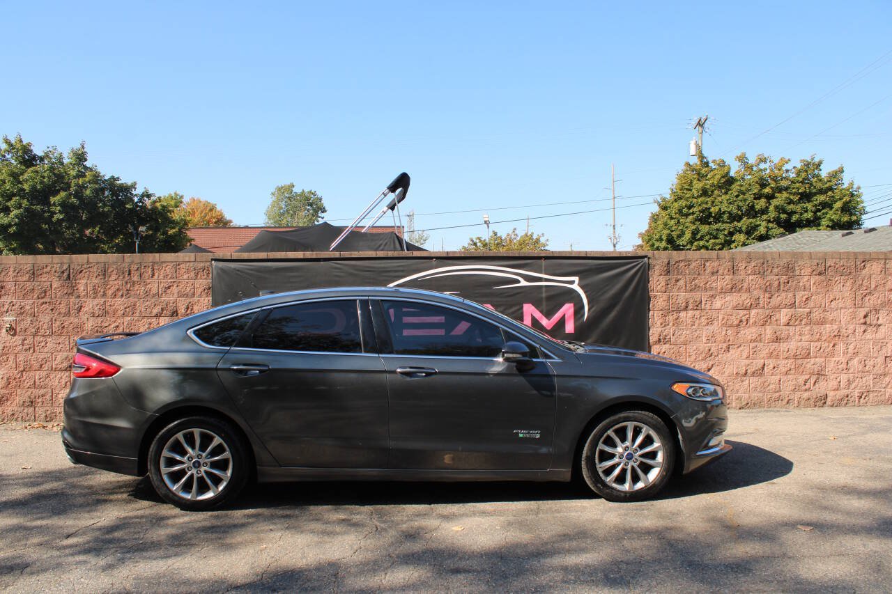 Used 2017 Ford Fusion Energi Titanium FWD image 5