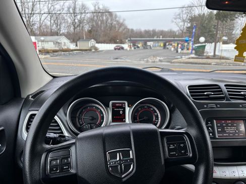 Used 2015 Dodge Journey SXT w/ Flexible Seating Group image 10