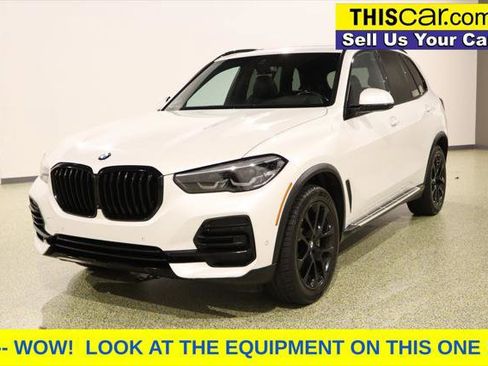 Used 2023 BMW X5 xDrive40i w/ Premium Package image 3