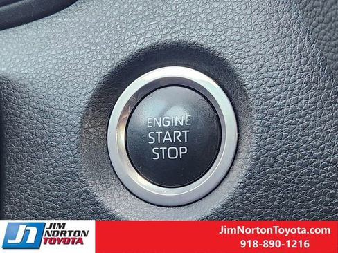 Used 2024 Toyota Corolla SE image 23