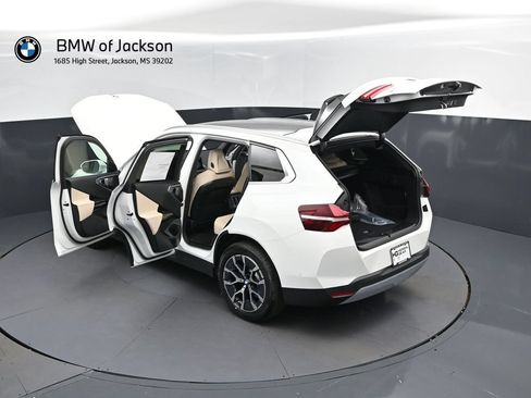 New 2026 BMW X3 xDrive30i w/ Premium Package AWD/4WD image 2