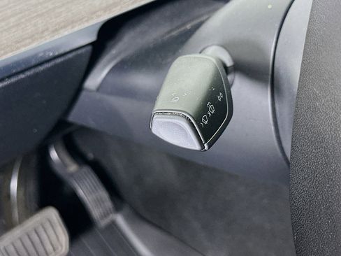 Used 2021 Tesla Model Y Long Range AWD/4WD image 16