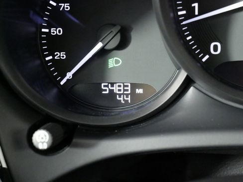 Used 2025 Porsche Macan image 46