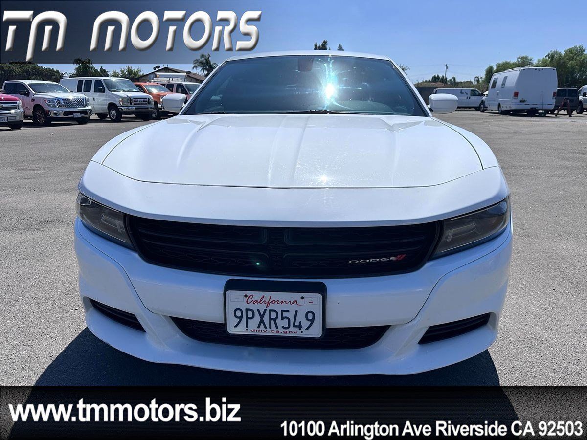 Used 2020 Dodge Charger SXT RWD image 2