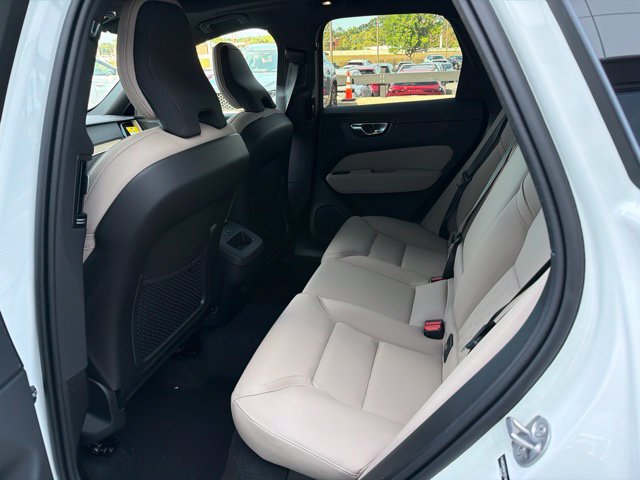 New 2027 Volvo XC60 B5 Plus AWD/4WD image 8
