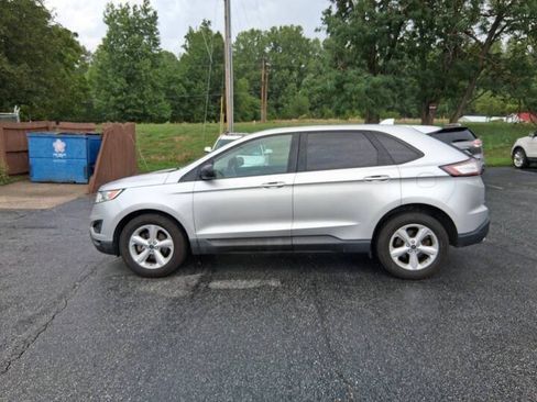 Used 2018 Ford Edge SE FWD image 8