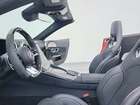 Used 2024 Mercedes-Benz SL 63 AMG 4MATIC image 22