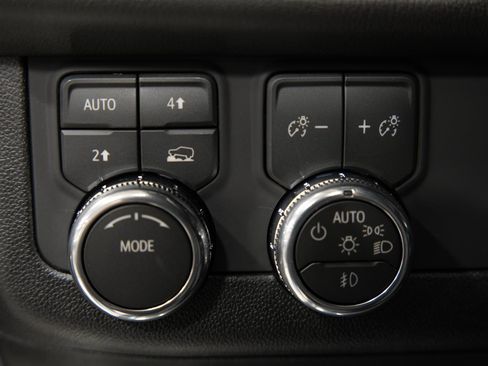 New 2026 GMC Yukon XL Denali w/ Sun & Power Step Package image 33