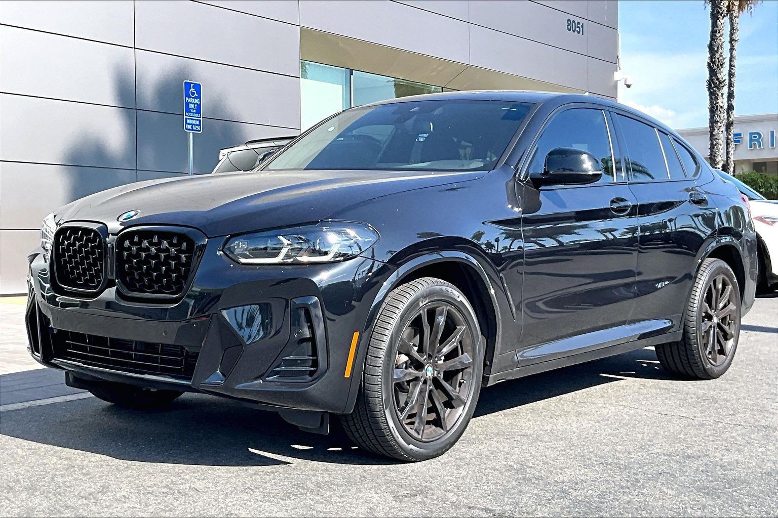 Used 2023 BMW X4 xDrive30i w/ M Sport Package AWD/4WD image 1
