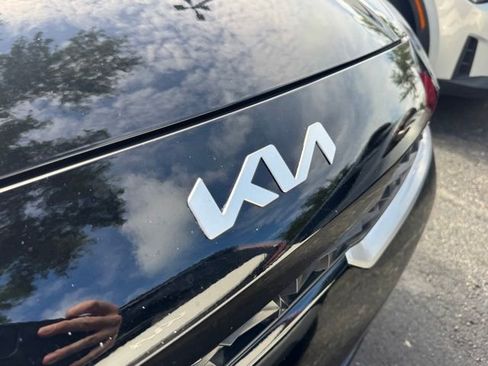 Certified 2024 Kia Forte LXS FWD image 8
