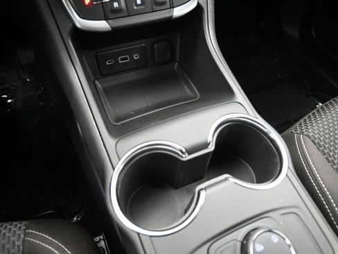 Certified 2024 GMC Terrain SLE image 16