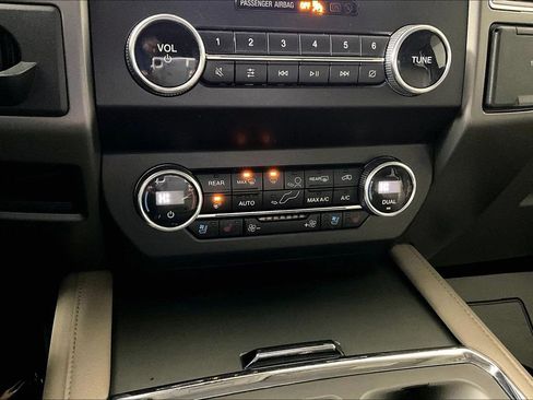 Used 2019 Ford Expedition XLT w/ Equipment Group 202A image 33