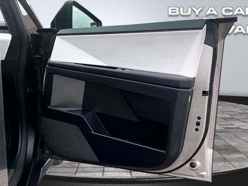 Used 2024 Tesla Cybertruck AWD Crew Cab image 23