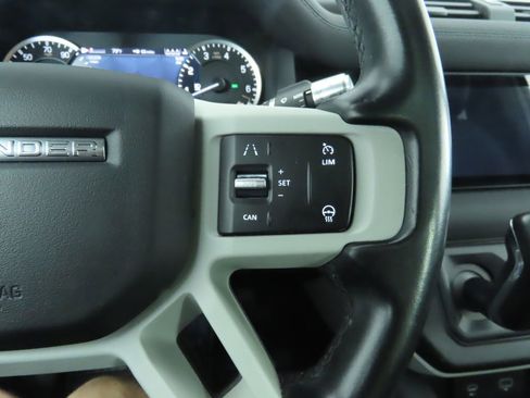 Used 2022 Land Rover Defender 110 SE image 12
