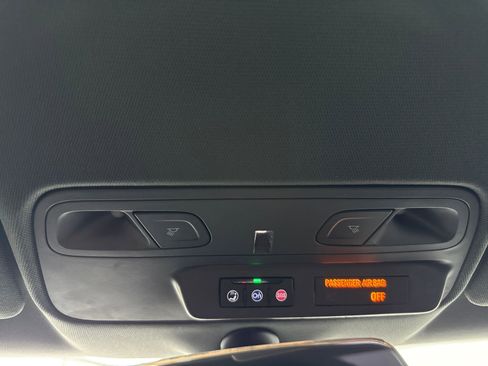 Used 2020 Chevrolet Camaro LT RWD image 32