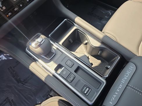 New 2026 Nissan Pathfinder SL w/ SL Premium Package FWD image 25